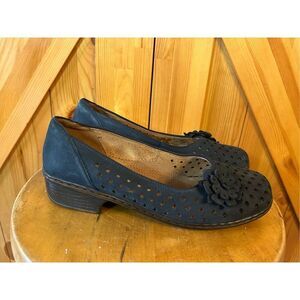 Jenny Luftpolster women's navy suede cut out flat shoes with flower size 5.5